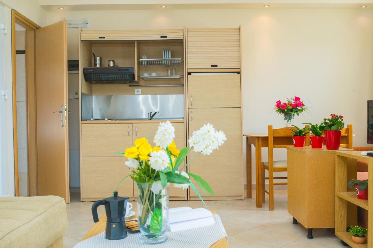 Monopetro Apartment Metamorfosi  Bagian luar foto