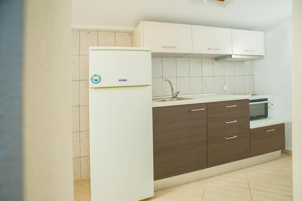 Monopetro Apartment Metamorfosi  Bagian luar foto