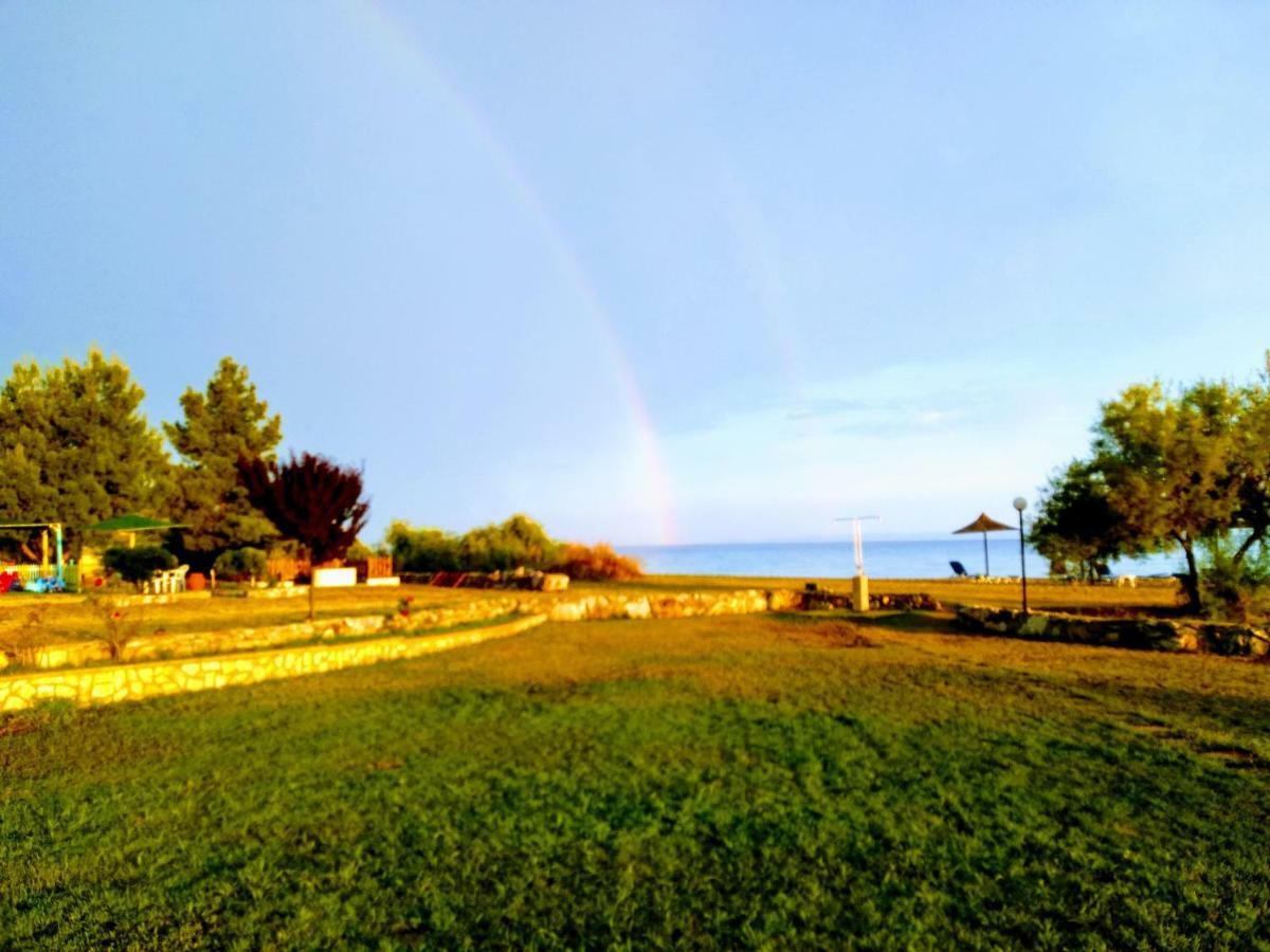 Monopetro Apartment Metamorfosi  Bagian luar foto